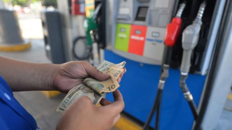 precio-de-la-gasolina-experimenta-nueva-baja-a-escala-nacional